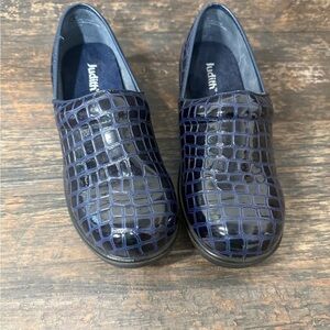 Judith Slip Resistant Blue Glossy Croc-Embossed Mules Nursing Clogs